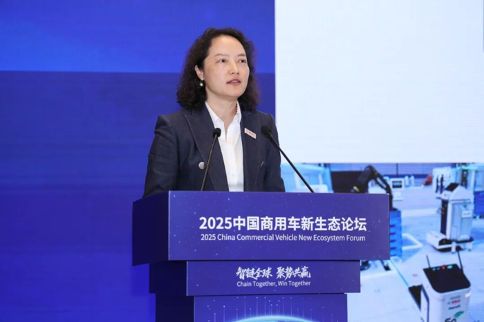 博世智能出行集团中国区商用车集团副总裁彭佩敏以“场景驱动下的博世高效解决之道”为题，分享了博世在商用车电动化、智能化转型中的最新思考与实践。