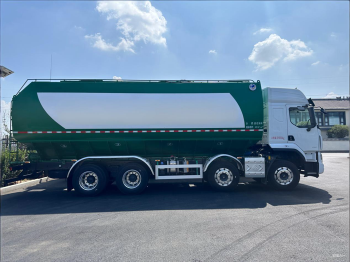 乘龙H5 8x4散装饲料运输车助卡友赚大钱2.png