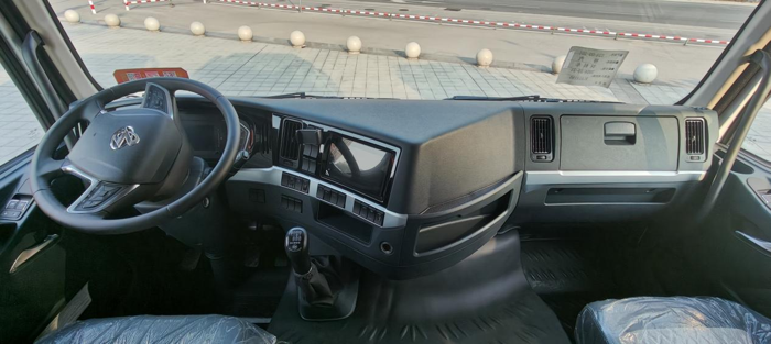 乘龙H5 8x4散装饲料运输车助卡友赚大钱6.png