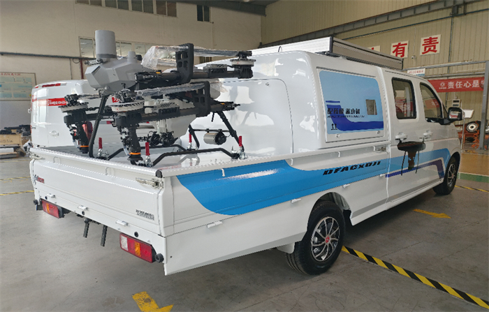 2025年11月10日，东风股份在2025年中国国际商用车展上，以“乘东风·定乾坤”为主题，正式发布全新高端轻型车品牌“东风乾坤”、两款战略新车及面向2030年的新能源战略。