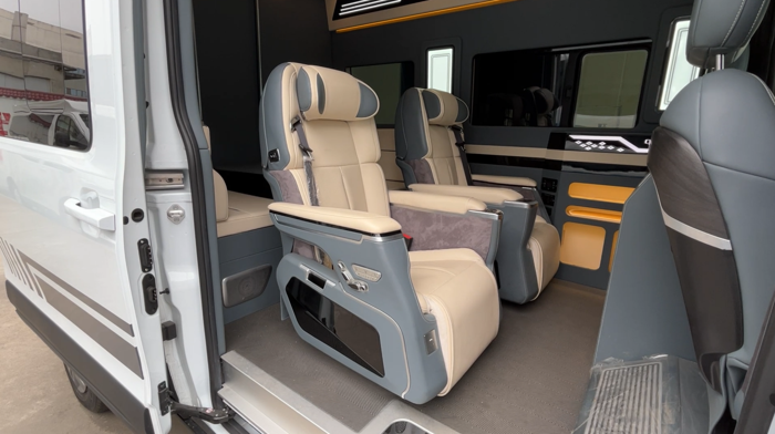 江铃福特全顺T8 4.png