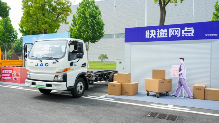 江淮新能源轻卡EV5助力中通快递迎战“双十一”2.png