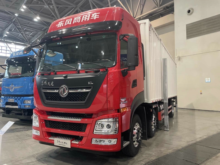 东风天龙KL 重型燃油载货车，搭载龙擎动力DDi75 385马力发动机2.jpg