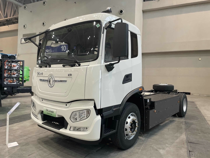 东风天锦KR纯电清洗车底盘2.jpg