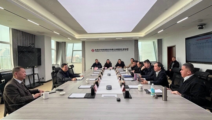 杨青在东风公司商用车事业部调研时强调：坚定不移实现开门红 推动商用车事业重回行业第一.jpg