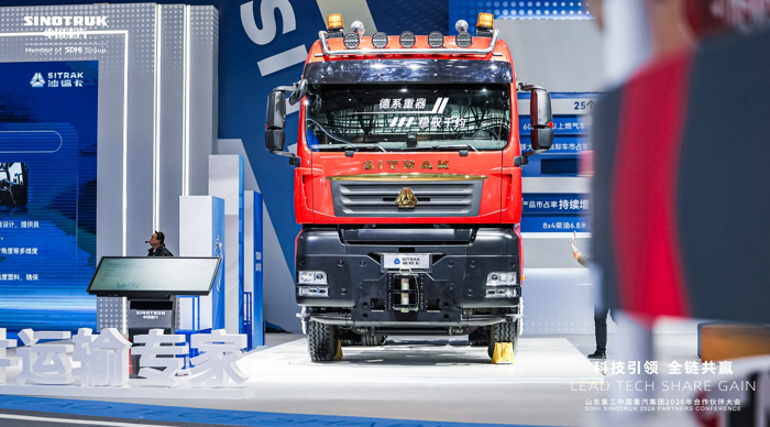 中国重汽汕德卡全新超强大件车稳驭千钧，有实力更有远见！.png