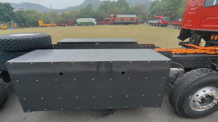 全维度硬核实力！乘龙H7 8X4纯电自卸车定义工程运输新标杆2.png