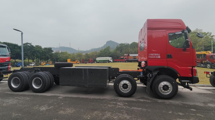 全维度硬核实力！乘龙H7 8X4纯电自卸车定义工程运输新标杆4‘’.png