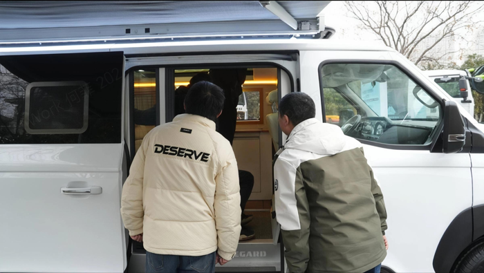 中国重汽轻型汽车专用车矩阵全擎亮相 多场景解决方案登陆随州3.png