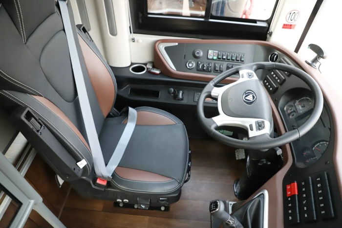 欧辉BJ6122批量交付北京龙水凤港 定制化客车6.jpg