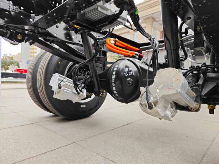 焕新升级的陕汽智云S300 Express或成市场新宠2.png