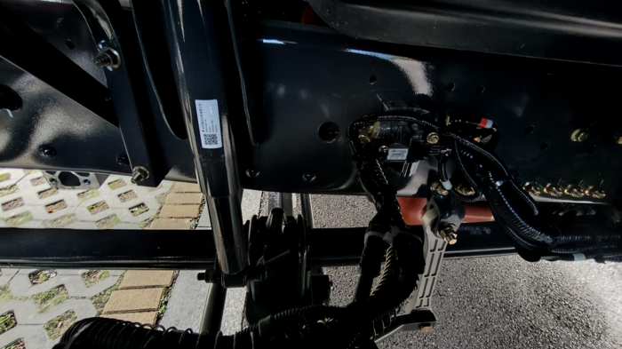 乘龙H7 Pro LNG牵引车2.png