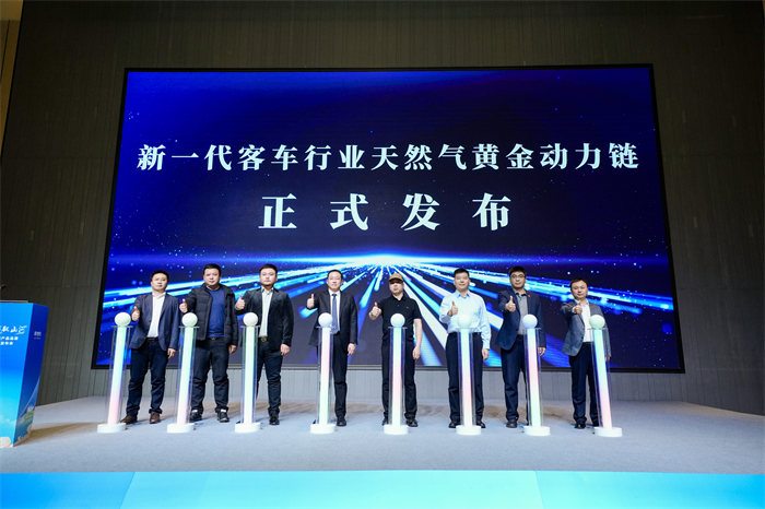 发布会 室内.jpg