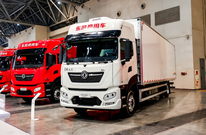 东风商用车中卡.jpg