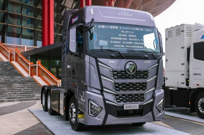 欧曼星辉混动牵引车.jpg
