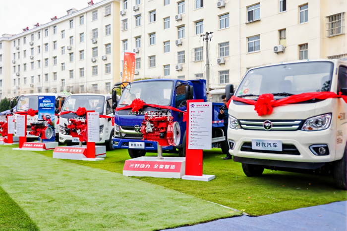 【第一商用车网 原创】用硬核的发动机与可靠的车辆，为广大用户祈求新一年的“马力全开，财源广进”。