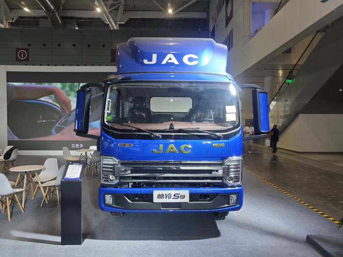 江淮1卡携明星阵容亮相深圳国际商用车展5.png
