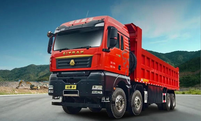 汕德卡自卸车重新定义工程运输新标准.jpg