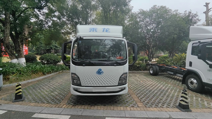 乘龙翼威2冷链纯电轻卡：冷链运输“鲜”锋 高效创富更省心4.jpg