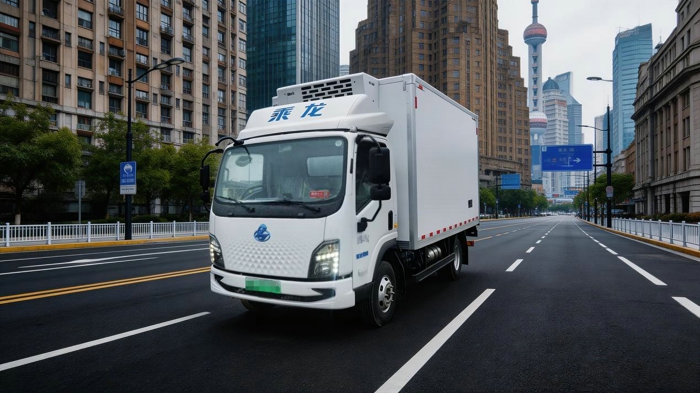 乘龙翼威2冷链纯电轻卡：冷链运输“鲜”锋 高效创富更省心5.jpg