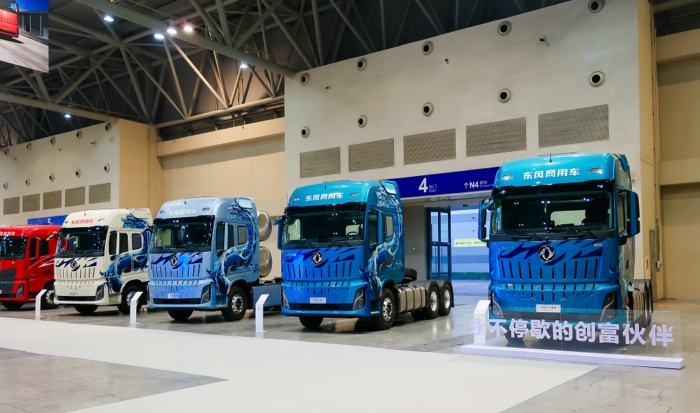 东风商用车26年会5.jpg