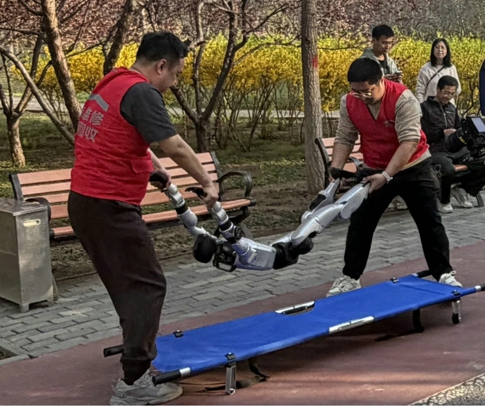 从服务人类到服务机器人 图雅诺解锁“机器人救护车”新身份2.jpg