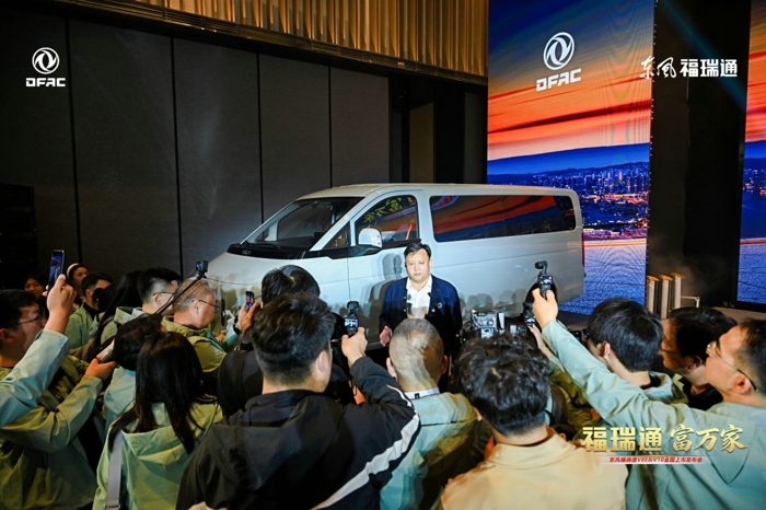 东风福瑞通V8E&V10全国重磅上市发布3.jpg
