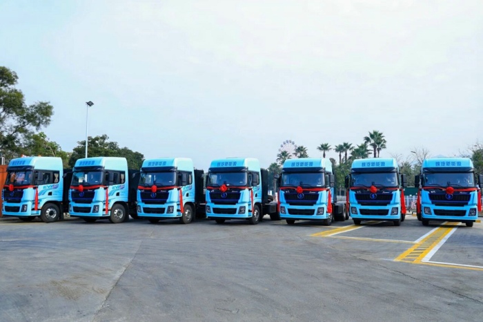 陕汽X5000E新能源牵引车.jpg