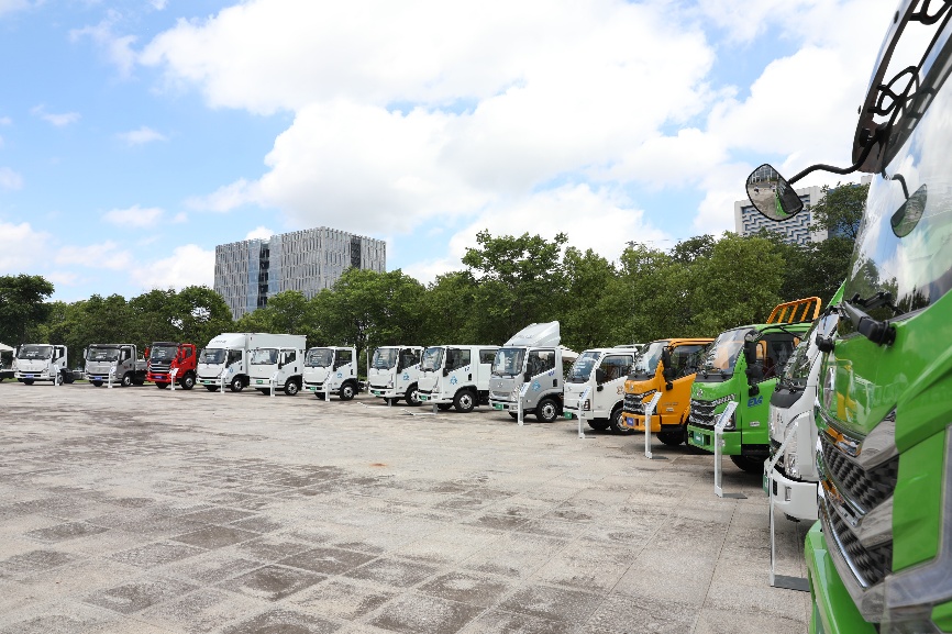 上汽商用车4月热销25,564辆5.jpg