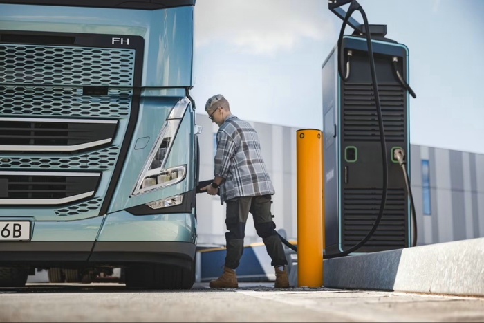 沃尔沃推出全新电动卡车，续航最高可达 700 公里5.jpg