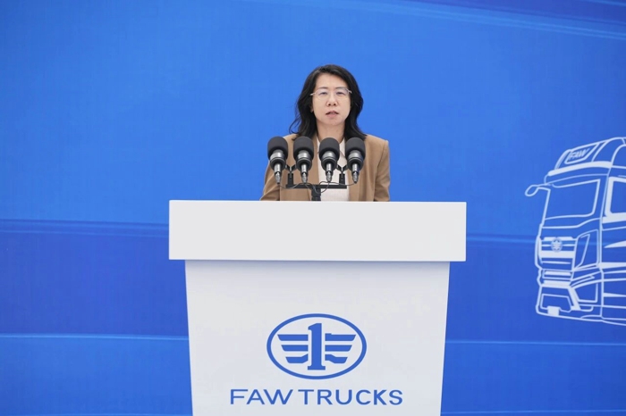 @中国路桥，北非见！解放卡车出发！6.jpg