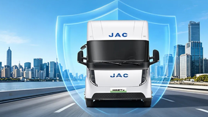开江淮1卡坤鹏ET9，2年省回一台油车3.png