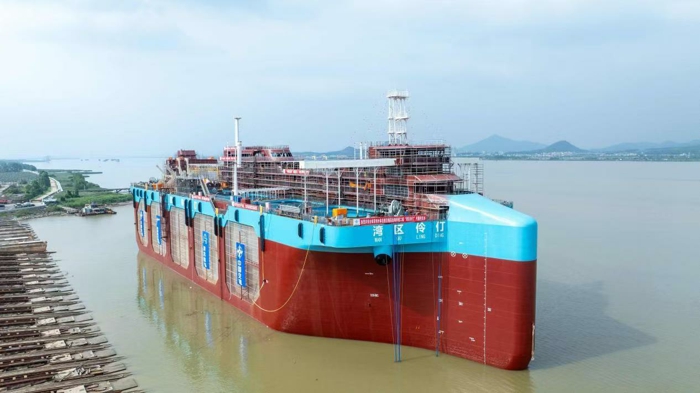 11.配套深远海养殖船.jpg
