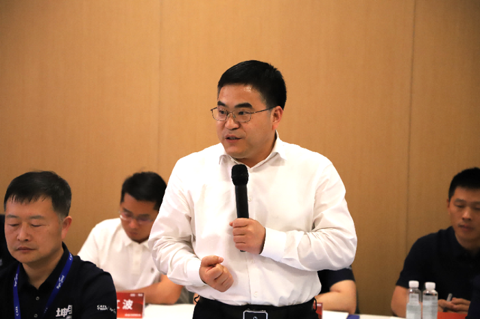 坤鹏ET9引领高端电动轻卡未来3.png