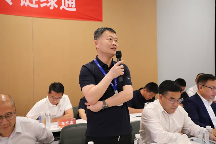 坤鹏ET9引领高端电动轻卡未来4.png