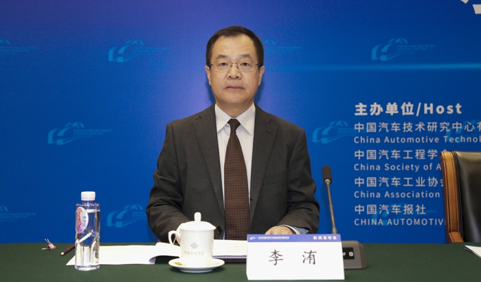 李洧.jpg