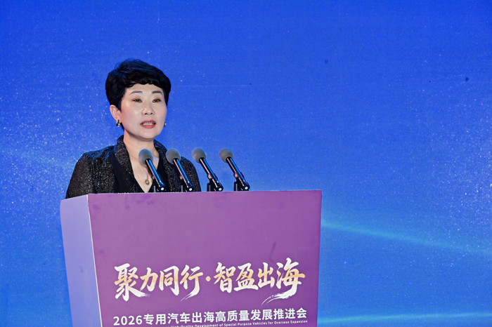 专用车领导演讲.png