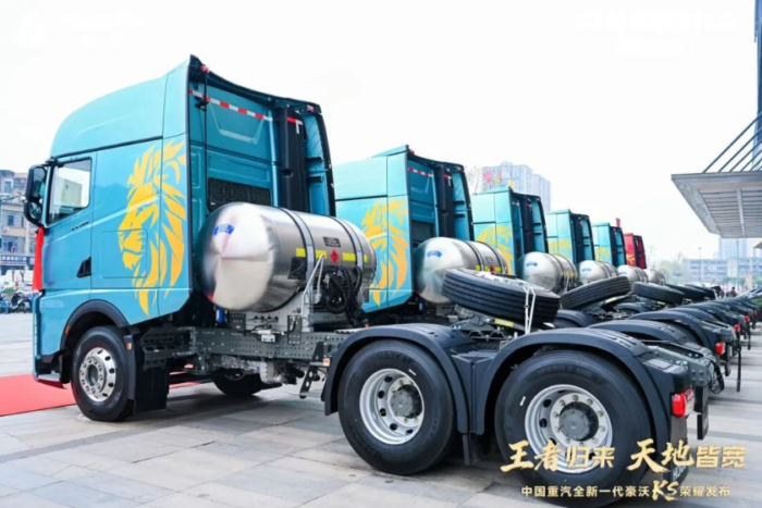 重汽豪沃燃气车.png