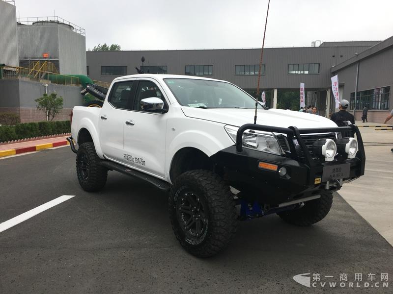 郑州日产新推出的高端皮卡纳瓦拉