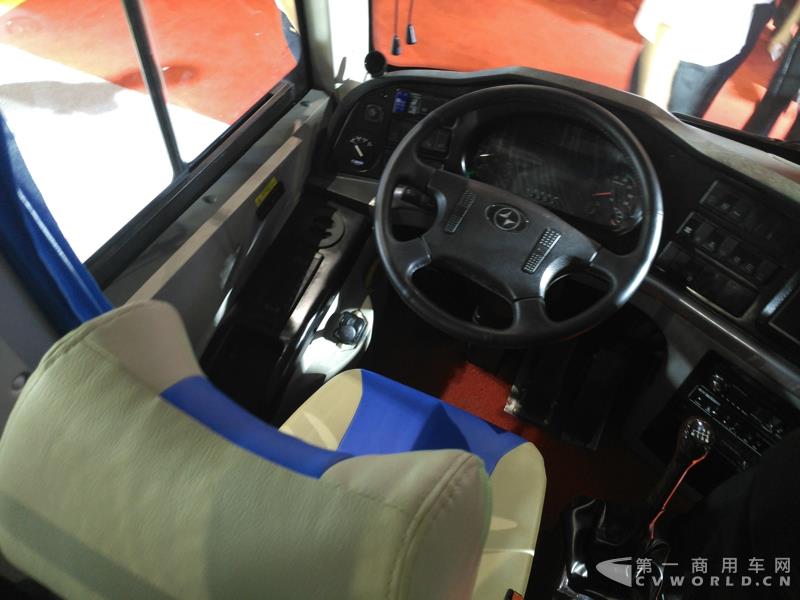 北方客车发布12米客车新品第【5】张 北方BFC6120T1D5J高端座位客车