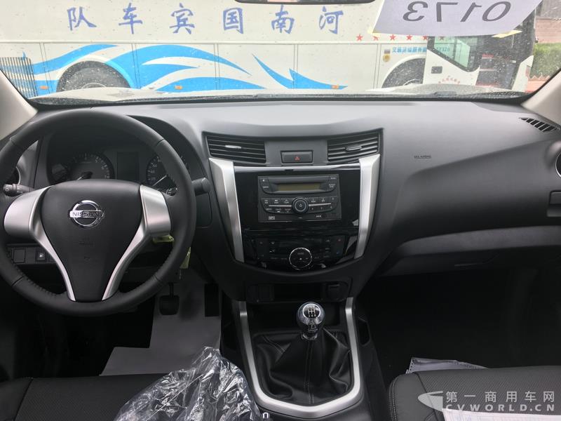 郑州日产纳瓦拉内饰