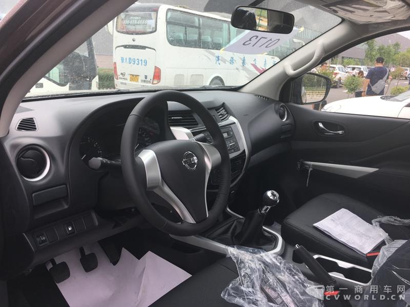 郑州日产纳瓦拉内饰