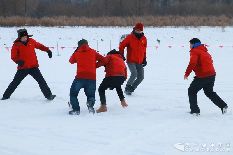 江铃特顺黑河英雄会冰雪挑战激情上演