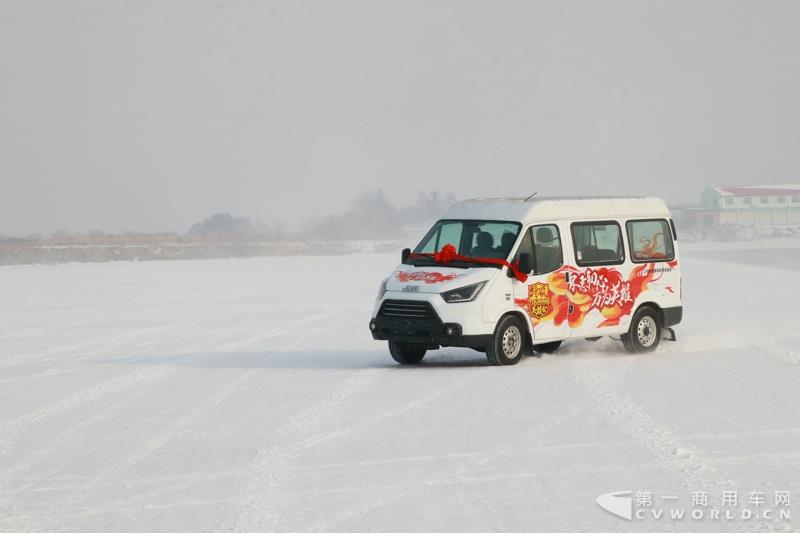 江铃特顺黑河英雄会冰雪挑战激情上演