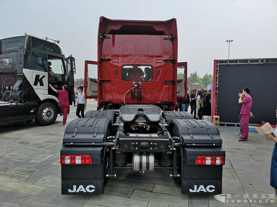 江淮格尔发长头车