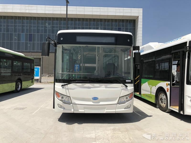 南京金龙NJL6100EV2纯电动公交车