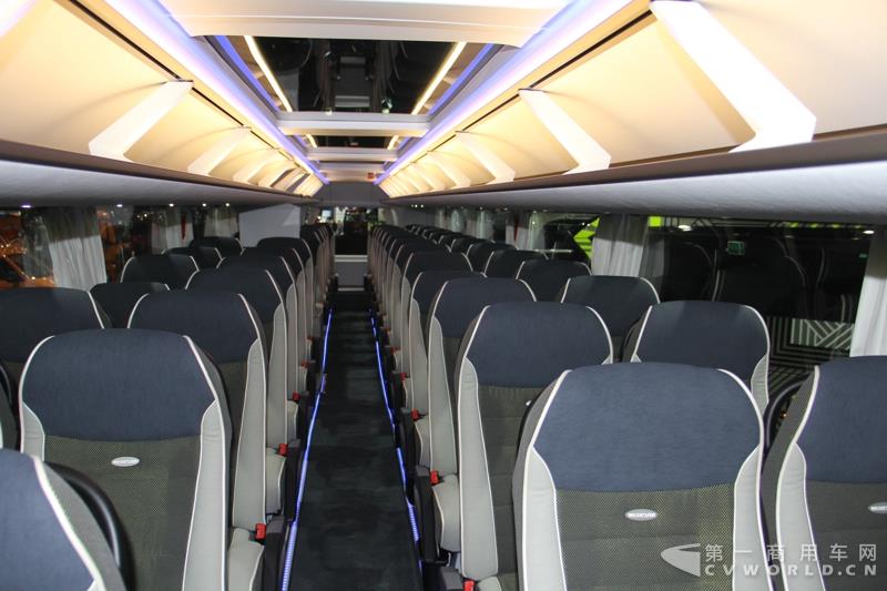 尼奥普兰skyliner内饰