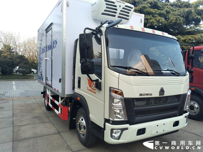 中国重汽2019年会展车第【12】张 豪沃轻卡L2W·33