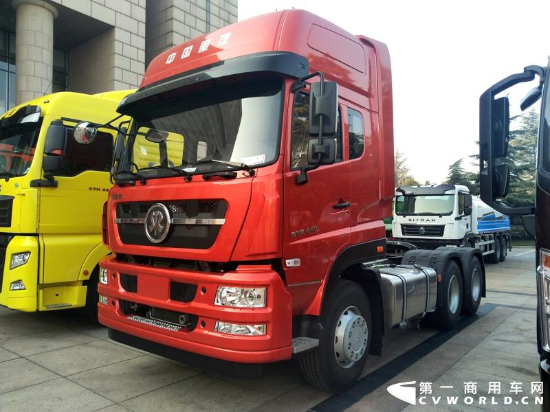 中国重汽2019年会展车第【17】张 斯太尔D7B 440