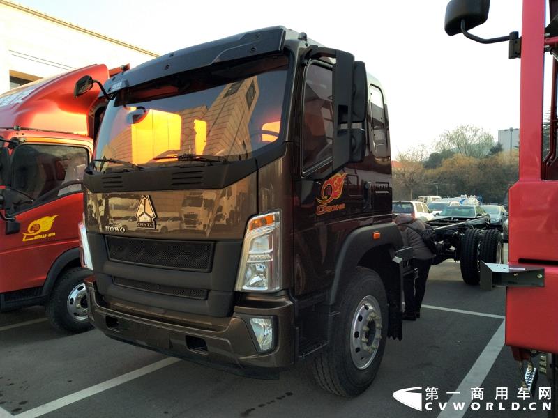 中国重汽2019年会展车第【11】张 豪沃轻卡G5X